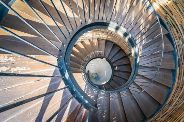 Spiral eğrisi şekil ahşap merdiven dekorasyon dış