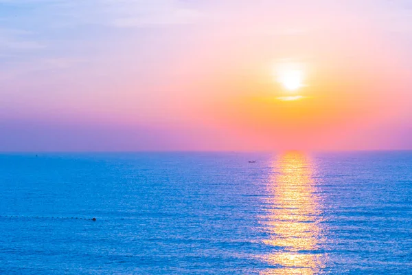 Bellissimo paesaggio dell'oceano marino per viaggi di piacere e vacanze — Foto Stock