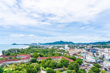 Deniz oce etrafında hua hin şehirde güzel manzara ve şehir manzarası