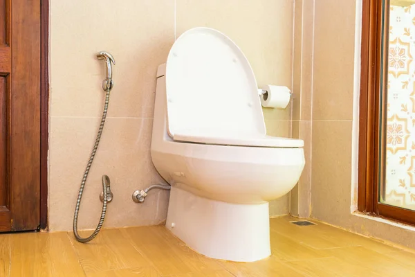 White toilet bowl and seat decoration in bathroom — Stock Photo, Image