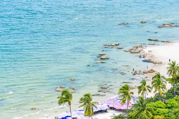 Bela paisagem e paisagem urbana em hua hin cidade em torno do mar oce — Fotografia de Stock