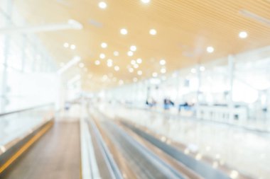 Soyut bulanıklık ve Havaalanı yolcu trans için terminal defocused