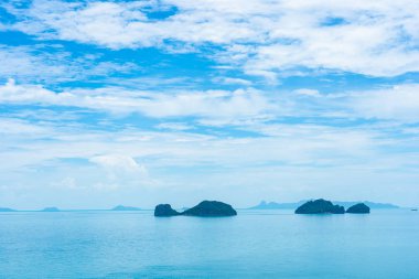 Samui Adası etrafında güzel açık tropikal plaj deniz ile Co