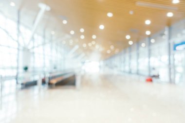 Soyut bulanıklık ve Havaalanı yolcu trans için terminal defocused