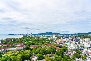 Deniz oce etrafında hua hin şehirde güzel manzara ve şehir manzarası