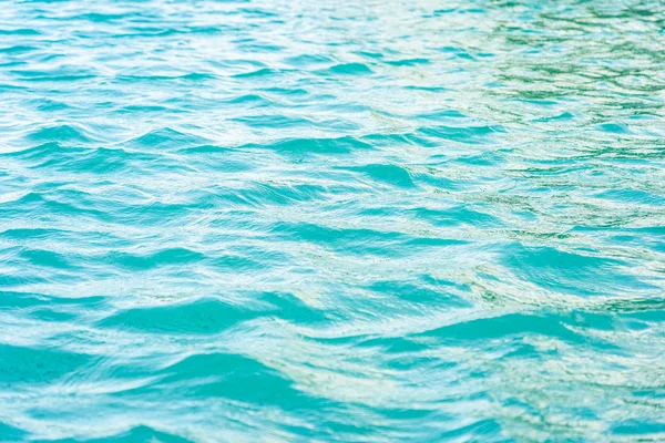 Bela superfície de água e textura na piscina — Fotografia de Stock