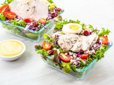 Izgara tavuk göğsü ve et salata