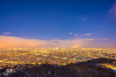 Moiwa dağın etrafından kar wint ağacında ile güzel manzara
