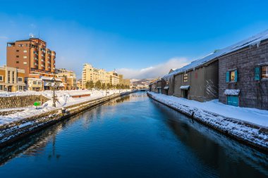 Güzel manzara ve kışın Otaru kanal Nehri'nin cityscape
