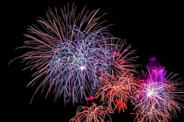 Fondo de exhibición de fuegos artificiales para aniversario de celebración — Foto de Stock