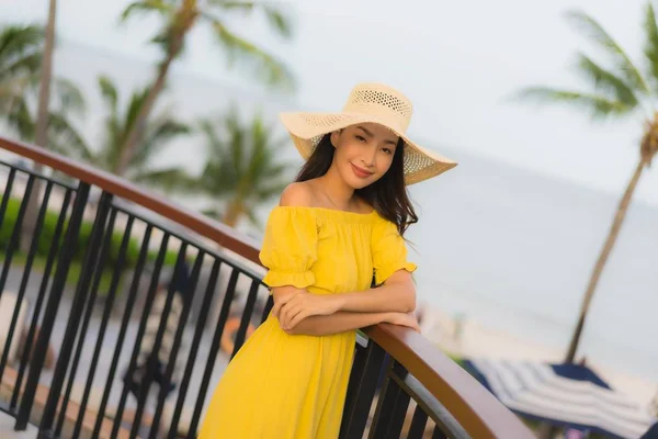 Portrait beautiful asian women happy smile relax on the tropical — Stock Photo, Image