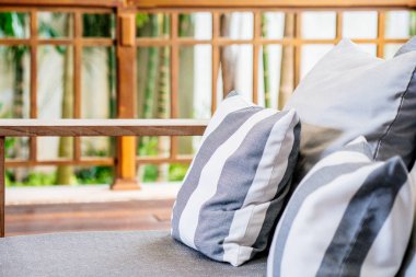 Güzel rahat yastık kanepe dekorasyon