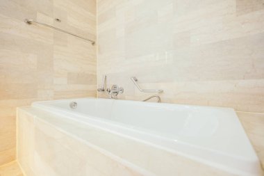 Beyaz küvet dekorasyon iç