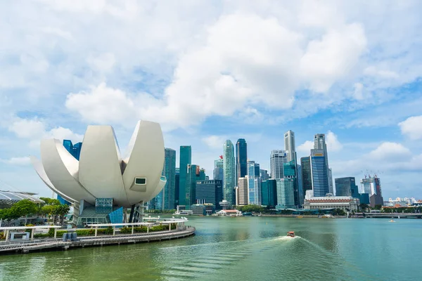 Singapura, 21 de janeiro de 2019: belo edifício de arquitetura skyscra — Fotografia de Stock