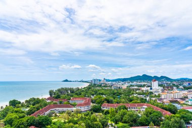 Deniz oce etrafında hua hin şehirde güzel manzara ve şehir manzarası