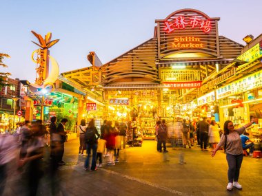 Taipei, Tayvan - 1 Aralık 2018: Po Shilin gece pazarı olduğunu