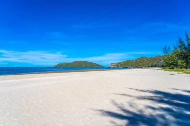 Deniz Okyanusu ve bea güzel açık tropikal doğa manzara