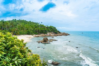 Samui Adası etrafında güzel açık tropikal plaj deniz ile Co