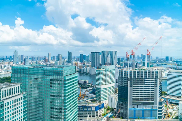 Bellissimo edificio di architettura in skyline città tokyo — Foto Stock