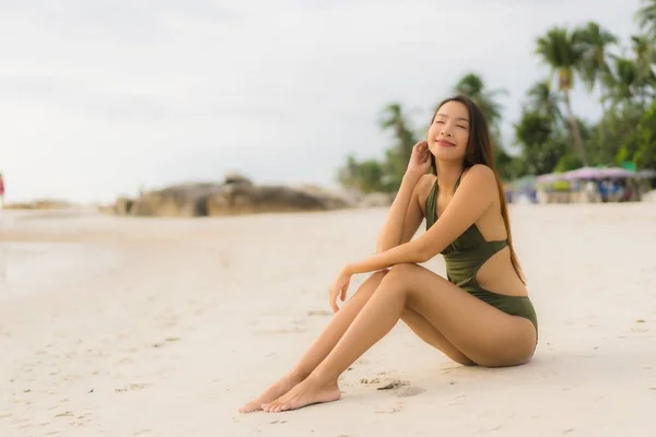 Portrait beautiful asian women happy smile relax on the tropical — Stock Photo, Image