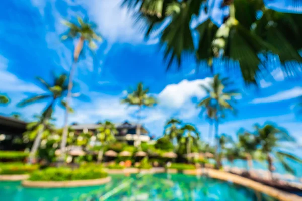 Abstrato borrão e desfoque luxo piscina exterior no hotel — Fotografia de Stock