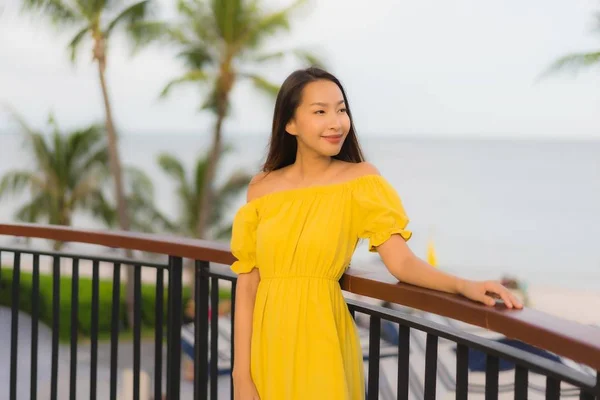 Portrait beautiful asian women happy smile relax on the tropical — Stock Photo, Image
