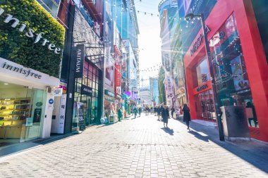Seoul, Güney Kore 10 Aralık 2018: Myeong dong pazarı 