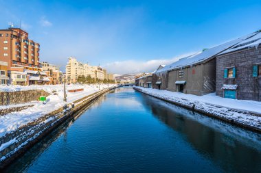 Güzel manzara ve kışın Otaru kanal Nehri'nin cityscape