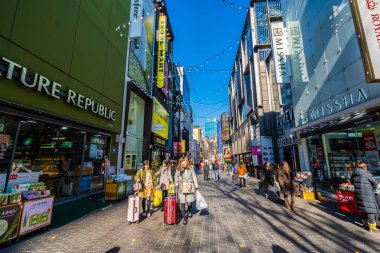 Seoul, Güney Kore 10 Aralık 2018: Myeong dong pazarı 