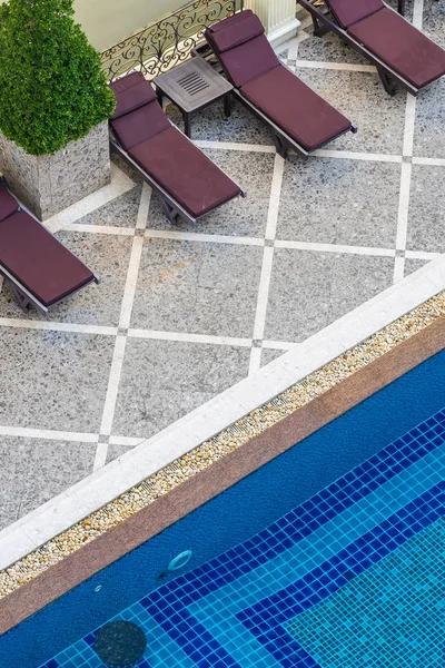 Όμορφη εξωτερική Πολυτελής πισίνα στο ξενοδοχείο — Φωτογραφία Αρχείου