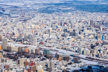 Winte dağ manzarası ile bina güzel mimari