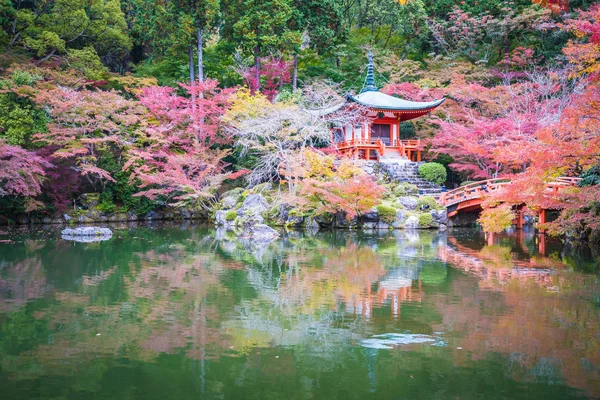 Beautiful Daigoji temple with colorful tree and leaf in autumn s — Stock Photo, Image