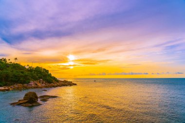 Samui Adası etrafında güzel açık tropikal plaj deniz ile Co