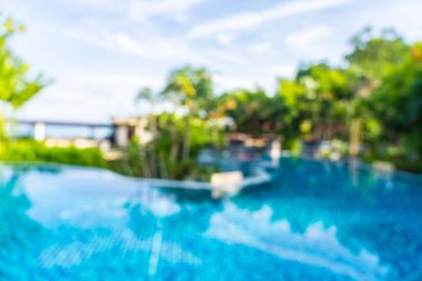 Soyut bulanıklık ve sıcak güzel açık yüzme havuzu bulanıklaştırma