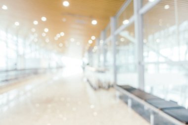 Soyut bulanıklık ve Havaalanı yolcu trans için terminal defocused