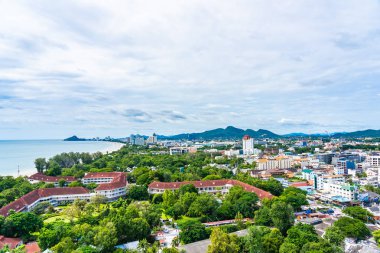 Deniz oce etrafında hua hin şehirde güzel manzara ve şehir manzarası