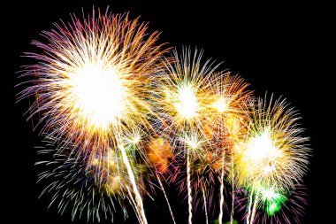 Kutlama için gökyüzünde güzel bir havai fişek gösterisi