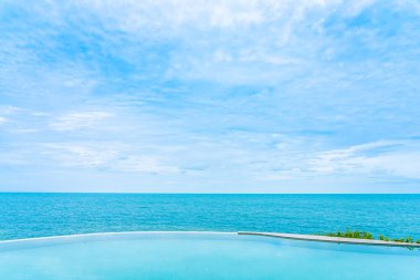 Se ile otel beldesinde güzel açık sonsuzluk yüzme havuzu