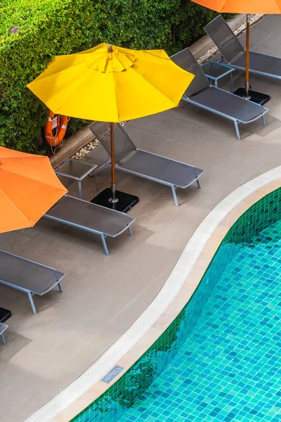 Gyönyörű kültéri úszómedence a szálloda üdülőterületén üdülési Vaca — Stock Fotó