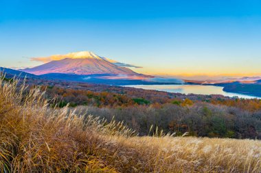 Yamanakako ya da yamanaka göl güzel fuji Dağı