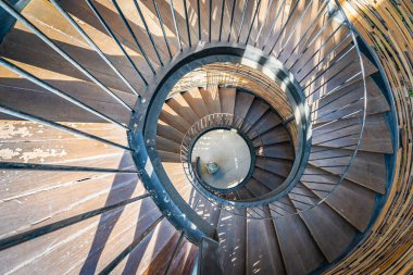 Spiral eğrisi şekil ahşap merdiven dekorasyon dış