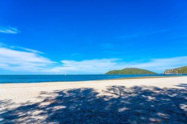 Deniz Okyanusu ve bea güzel açık tropikal doğa manzara