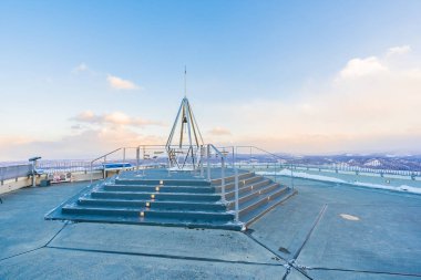 Moiwa dağın etrafından kar wint ağacında ile güzel manzara