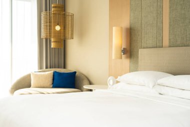 Güzel rahat yastık ve battaniye Yatak Dekorasyon