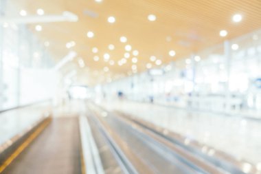 Soyut bulanıklık ve Havaalanı yolcu trans için terminal defocused