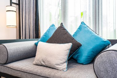 Oturma ro içinde kanepe yatak dekorasyon güzel rahat yastık