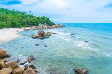 Samui Adası etrafında güzel açık tropikal plaj deniz ile Co