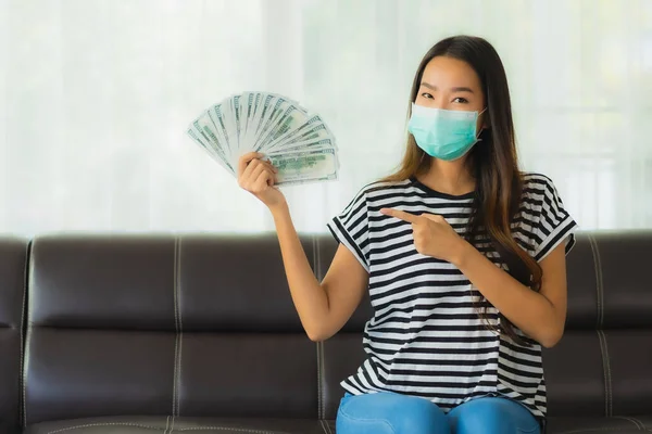 Portrait Beautiful Young Asian Woman Mask Sofa Show Money Cash — Stock Photo, Image