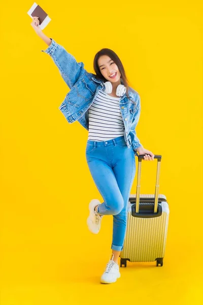 Retrato Bonito Jovem Asiático Viagem Lazer Com Bagagem Saco Passaporte — Fotografia de Stock