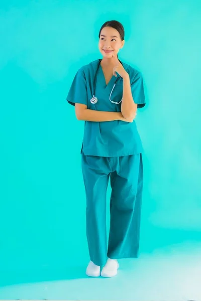Porträt Schöne Junge Asiatische Ärztin Lächeln Mit Vielen Aktionen Auf — Stockfoto